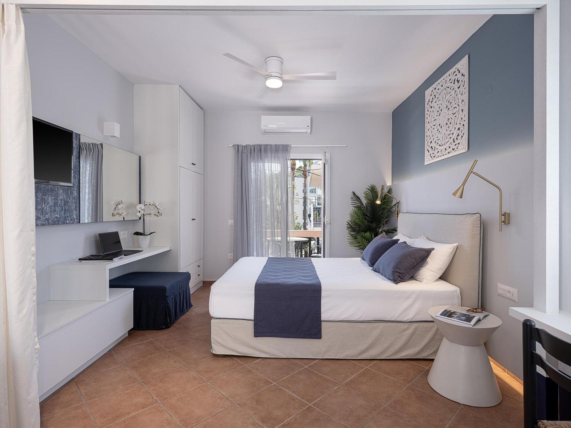 Elena Seafront Luxury Apartments Almirida Exterior foto