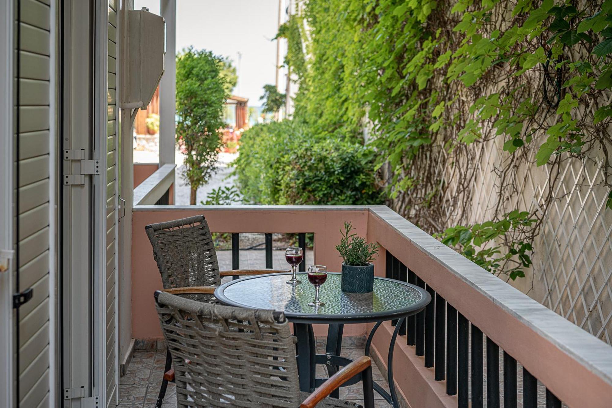 Elena Seafront Luxury Apartments Almirida Zimmer foto