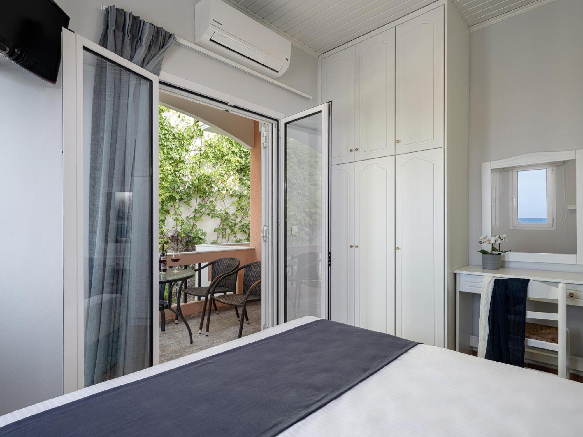 Elena Seafront Luxury Apartments Almirida Exterior foto