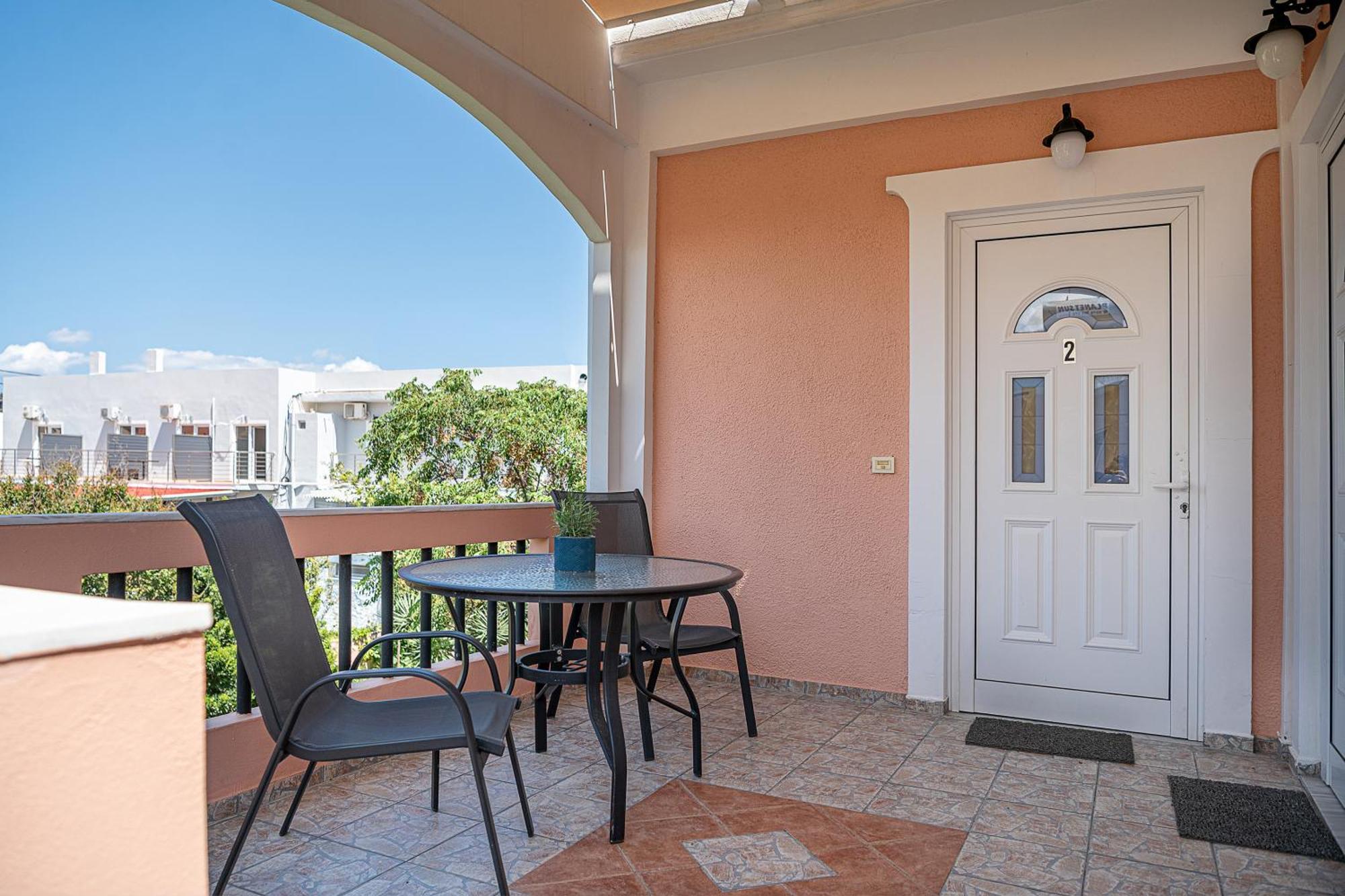 Elena Seafront Luxury Apartments Almirida Zimmer foto