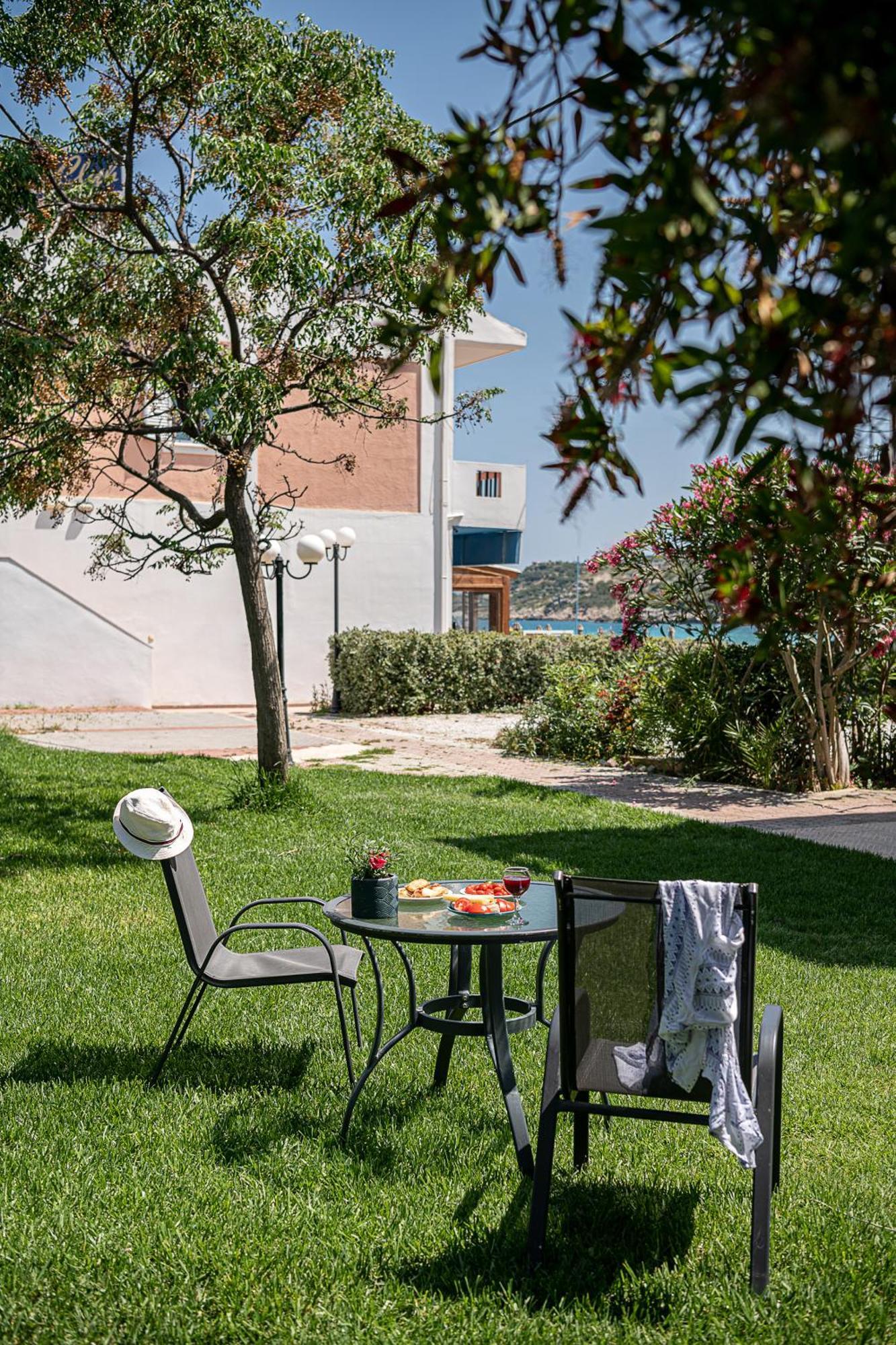Elena Seafront Luxury Apartments Almirida Exterior foto